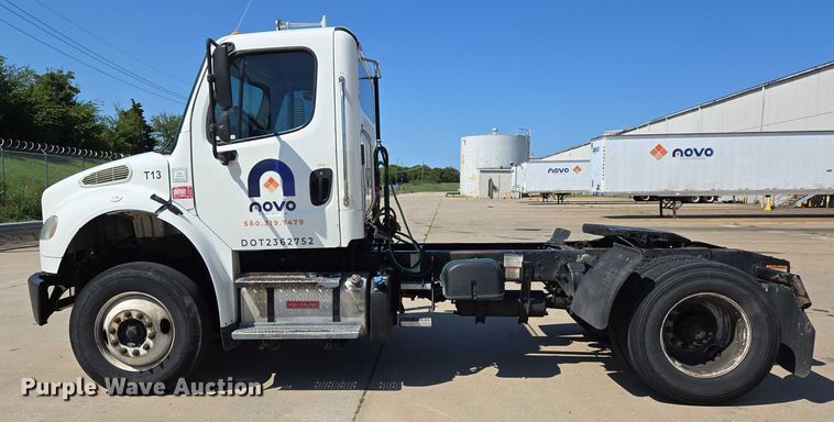 image for item EM0636 2013 Freightliner Business Class M2 semi truck