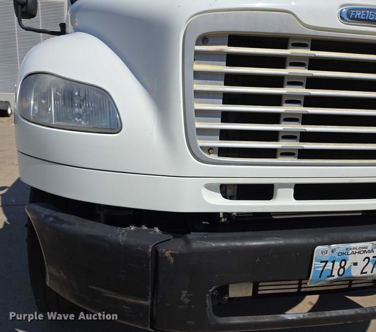 image for item EM0636 2013 Freightliner Business Class M2 semi truck