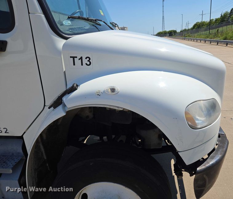 image for item EM0636 2013 Freightliner Business Class M2 semi truck