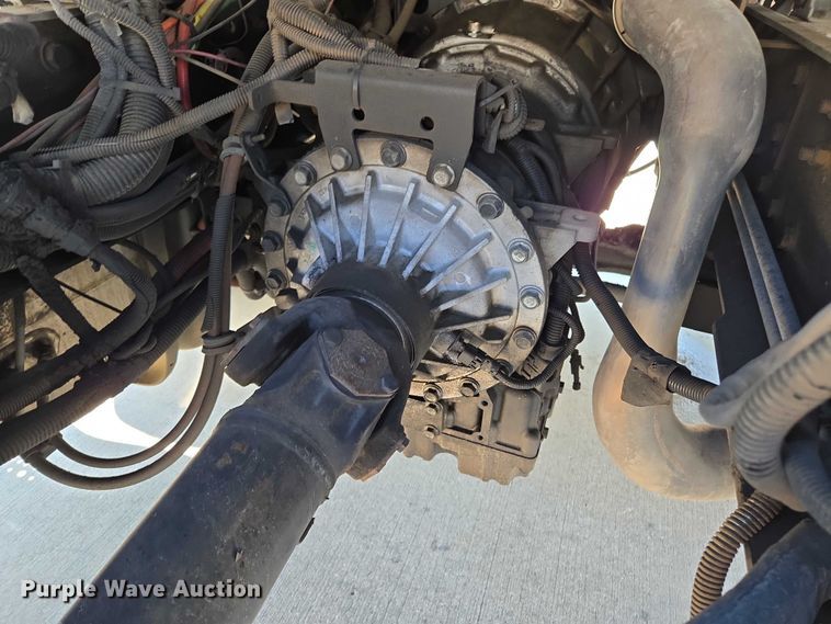 image for item EM0636 2013 Freightliner Business Class M2 semi truck