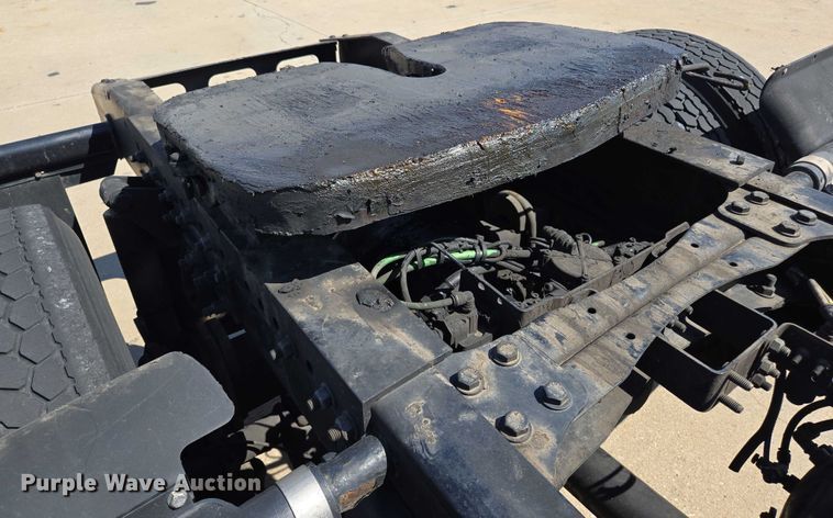 image for item EM0636 2013 Freightliner Business Class M2 semi truck