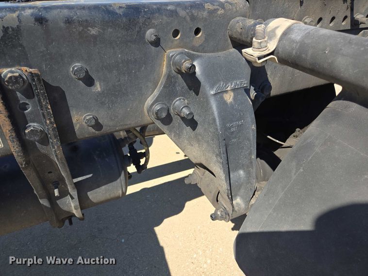 image for item EM0636 2013 Freightliner Business Class M2 semi truck