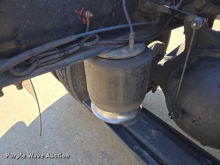 image for item EM0636 2013 Freightliner Business Class M2 semi truck