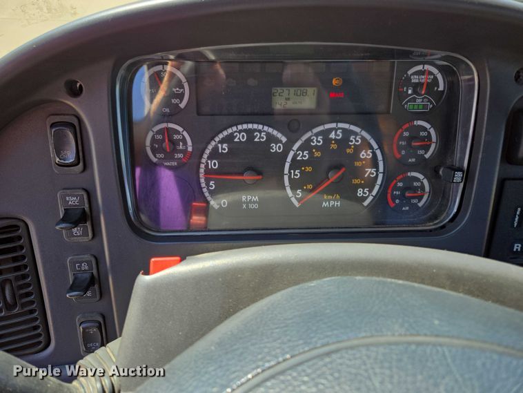 image for item EM0636 2013 Freightliner Business Class M2 semi truck