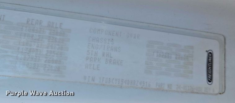 image for item EM0636 2013 Freightliner Business Class M2 semi truck