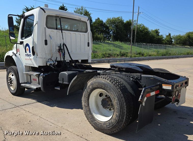 image for item EM0638 2013 Freightliner Business Class M2 semi truck