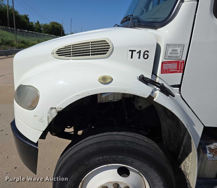 image for item EM0638 2013 Freightliner Business Class M2 semi truck