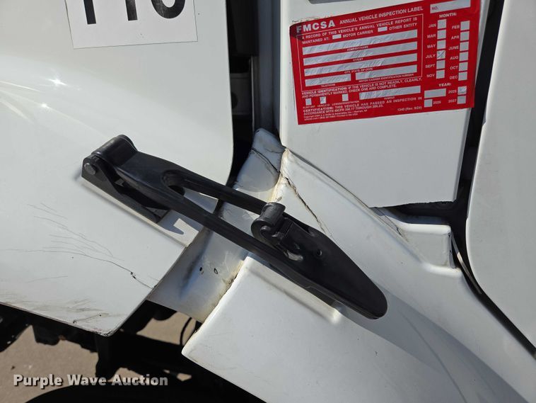 image for item EM0638 2013 Freightliner Business Class M2 semi truck