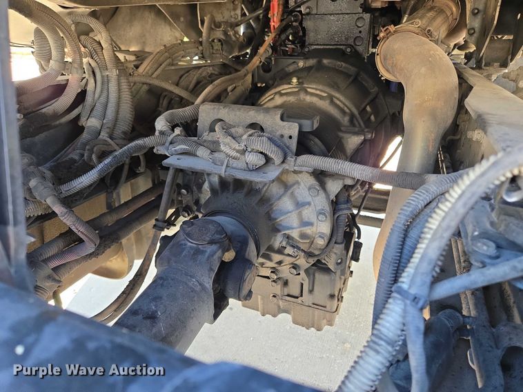 image for item EM0638 2013 Freightliner Business Class M2 semi truck