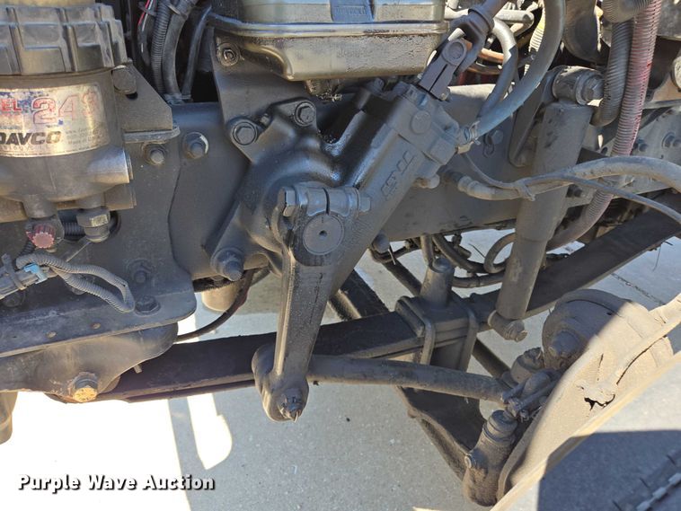 image for item EM0638 2013 Freightliner Business Class M2 semi truck