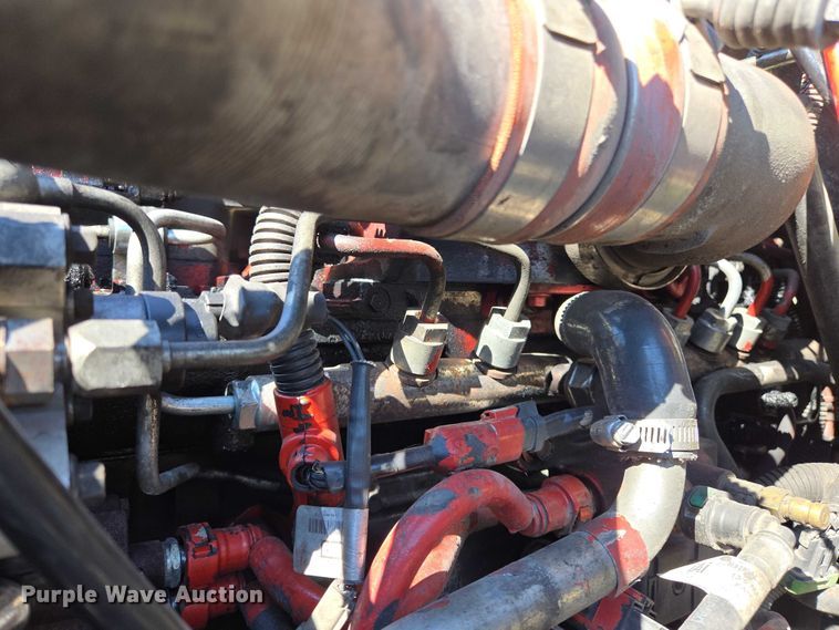 image for item EM0638 2013 Freightliner Business Class M2 semi truck