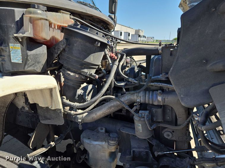 image for item EM0638 2013 Freightliner Business Class M2 semi truck