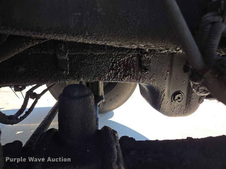 image for item EM0638 2013 Freightliner Business Class M2 semi truck