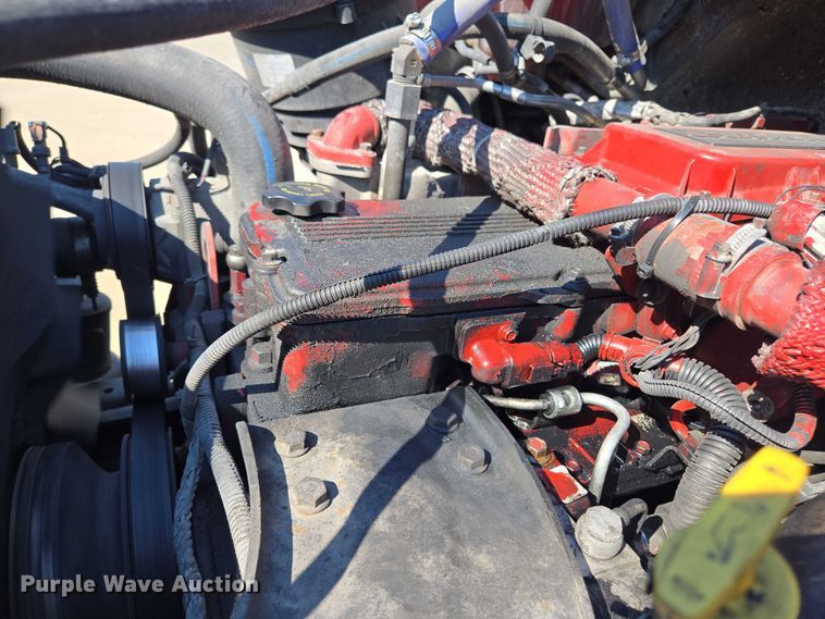 image for item EM0638 2013 Freightliner Business Class M2 semi truck