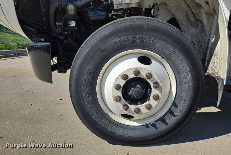 image for item EM0638 2013 Freightliner Business Class M2 semi truck