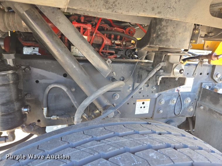 image for item EM0640 2017 Capacity Sabre 5 yard truck