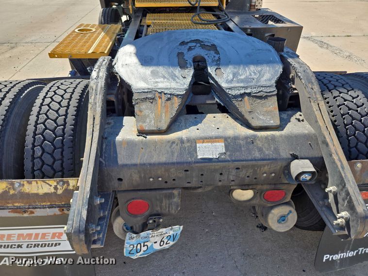 image for item EM0640 2017 Capacity Sabre 5 yard truck