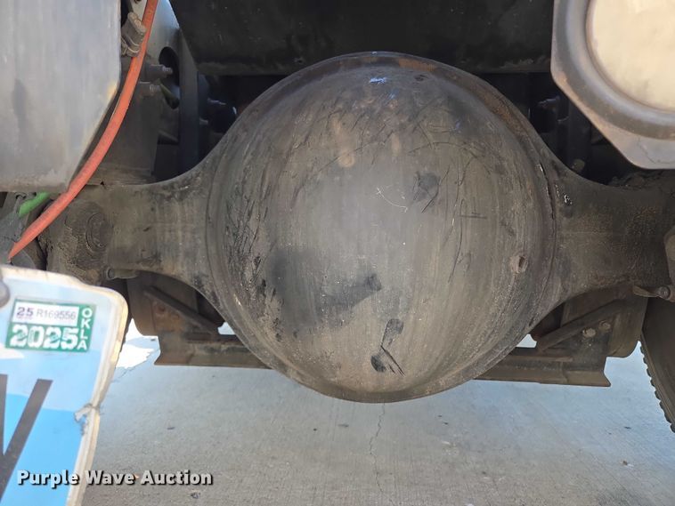 image for item EM0640 2017 Capacity Sabre 5 yard truck