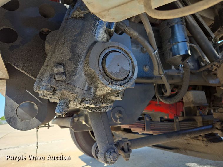 image for item EM0640 2017 Capacity Sabre 5 yard truck