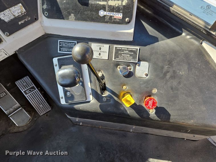 image for item EM0640 2017 Capacity Sabre 5 yard truck