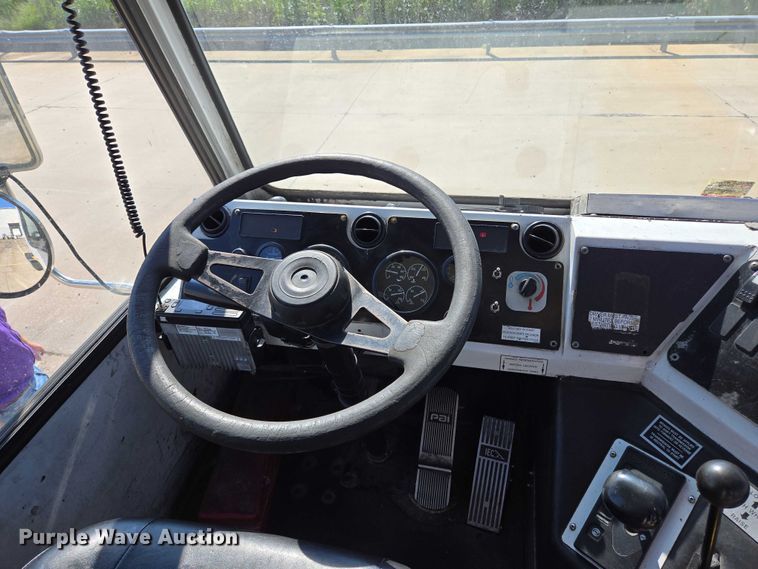 image for item EM0640 2017 Capacity Sabre 5 yard truck