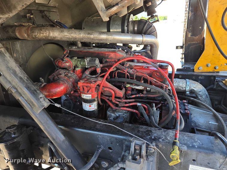 image for item EM0640 2017 Capacity Sabre 5 yard truck