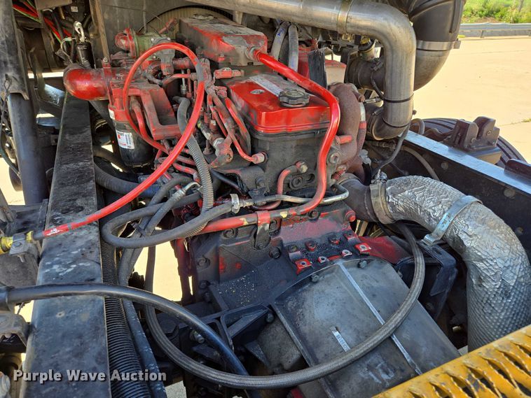 image for item EM0640 2017 Capacity Sabre 5 yard truck