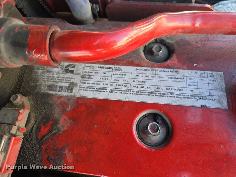 image for item EM0640 2017 Capacity Sabre 5 yard truck