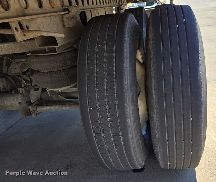 image for item EM0641 2006 Lufkin TFV-CL-110 dry van trailer