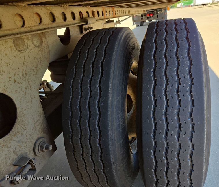 image for item EM0641 2006 Lufkin TFV-CL-110 dry van trailer