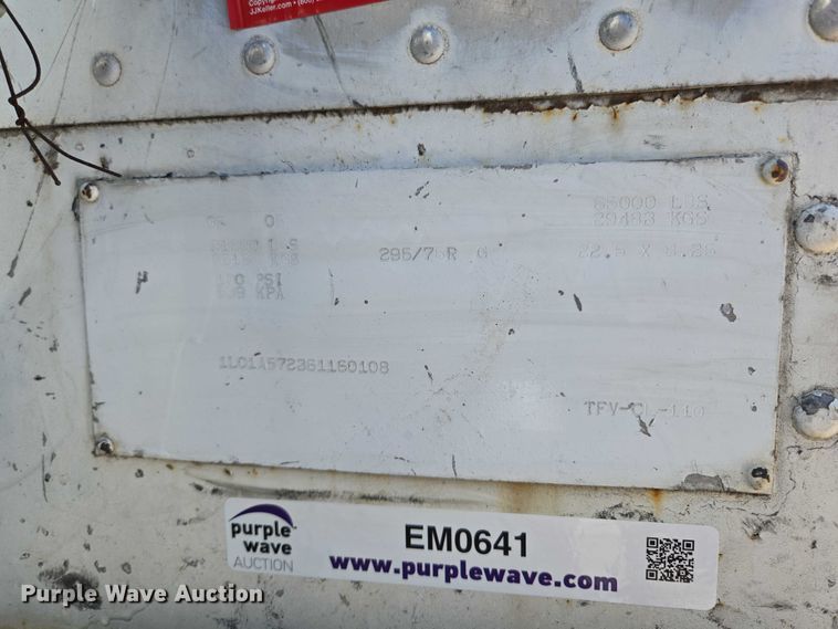 image for item EM0641 2006 Lufkin TFV-CL-110 dry van trailer