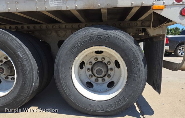 image for item EM0642 2006 Lufkin TFV-CL-110 dry van trailer