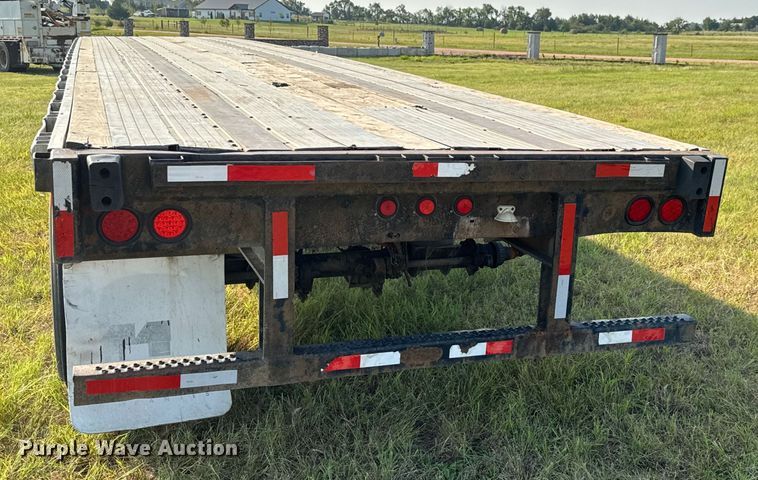 image for item EM8066 1995 Utility  flatbed trailer