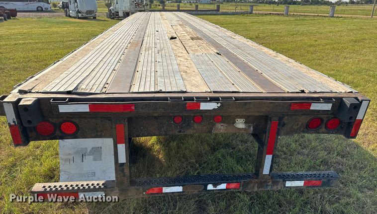 image for item EM8066 1995 Utility  flatbed trailer