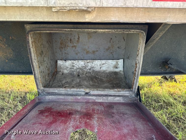 image for item EM8066 1995 Utility  flatbed trailer