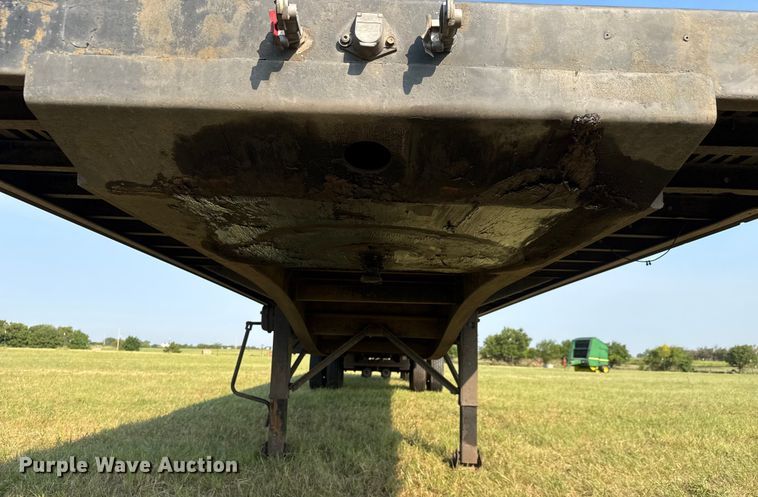 image for item EM8066 1995 Utility  flatbed trailer