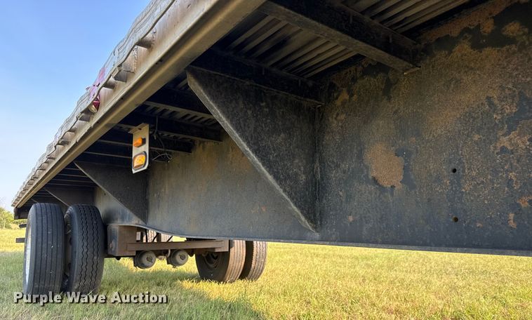 image for item EM8066 1995 Utility  flatbed trailer