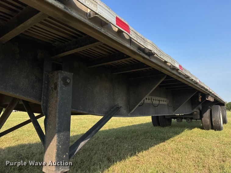 image for item EM8066 1995 Utility  flatbed trailer