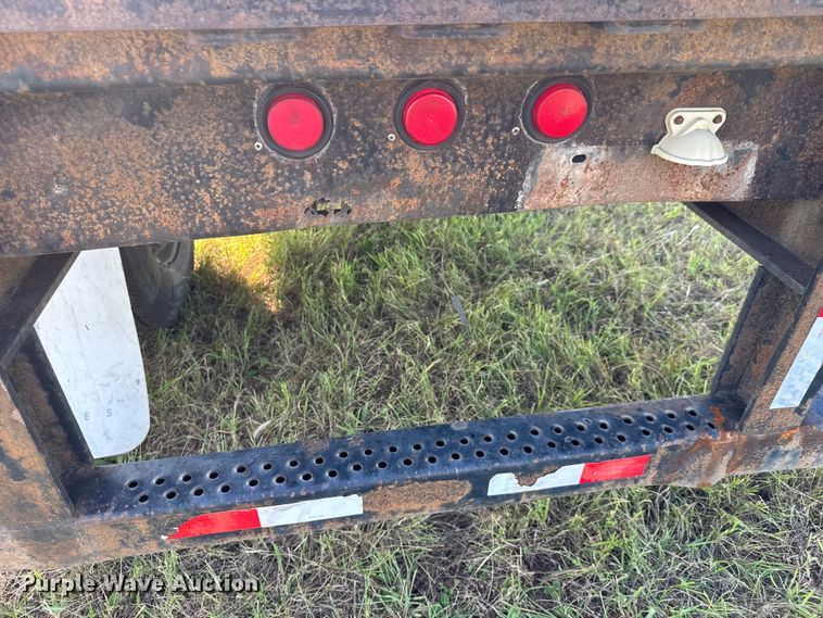 image for item EM8066 1995 Utility  flatbed trailer