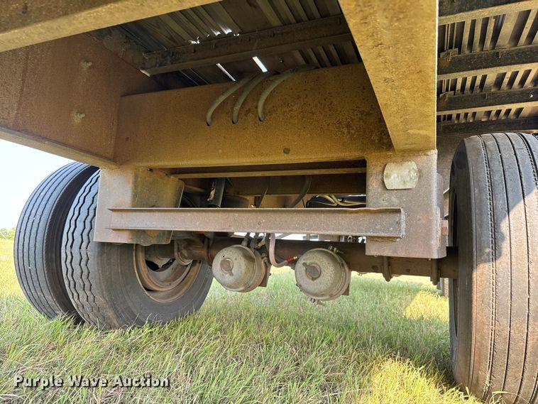 image for item EM8066 1995 Utility  flatbed trailer