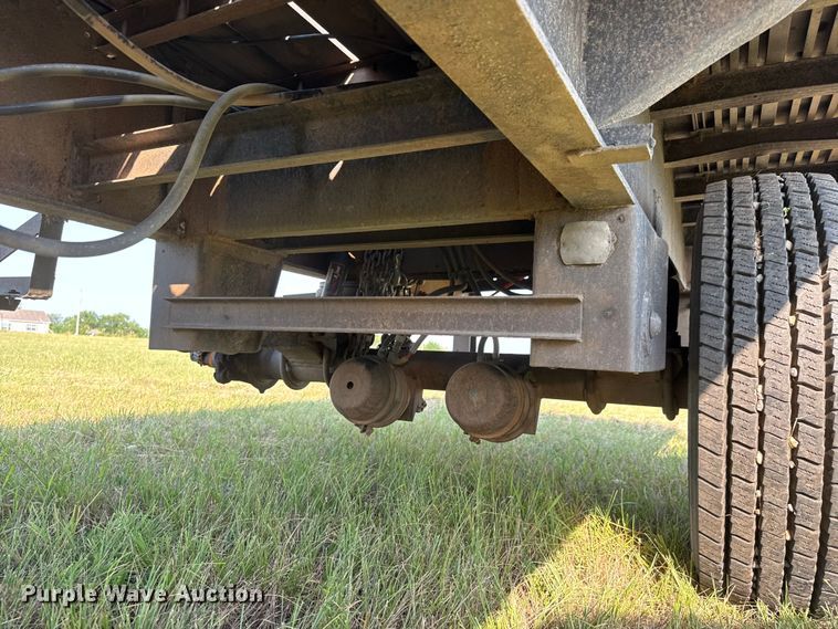 image for item EM8066 1995 Utility  flatbed trailer