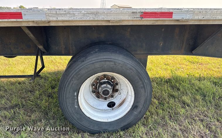 image for item EM8066 1995 Utility  flatbed trailer
