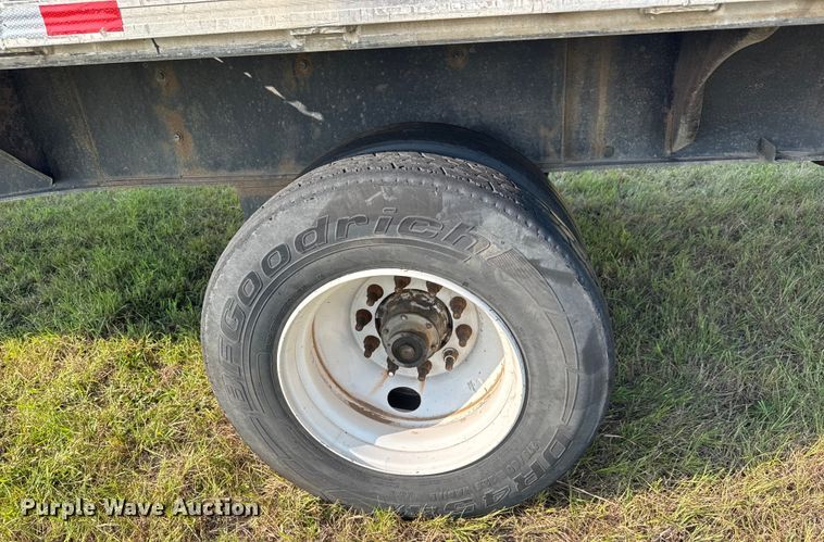 image for item EM8066 1995 Utility  flatbed trailer