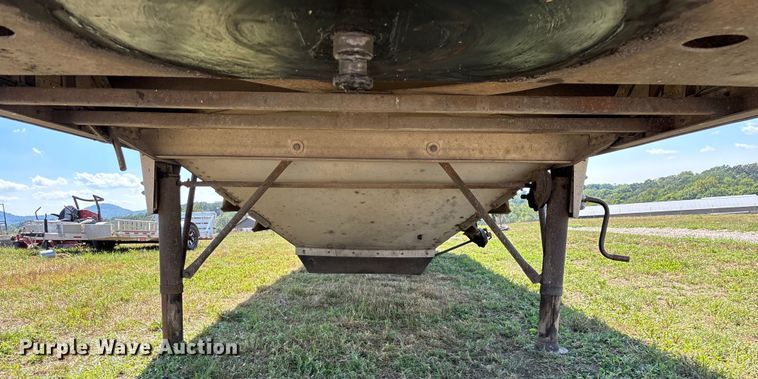 image for item EN5582 1997 Timpte Super Hopper grain trailer