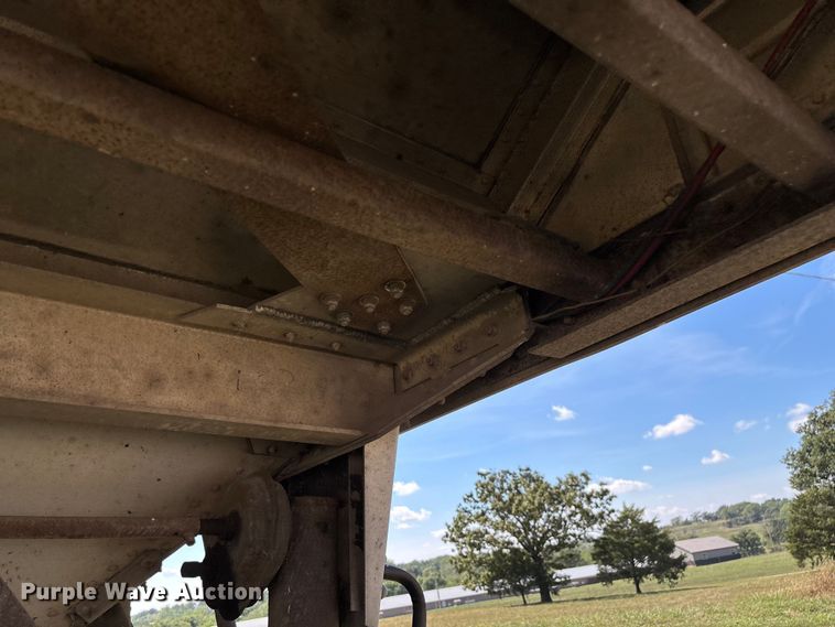 image for item EN5582 1997 Timpte Super Hopper grain trailer