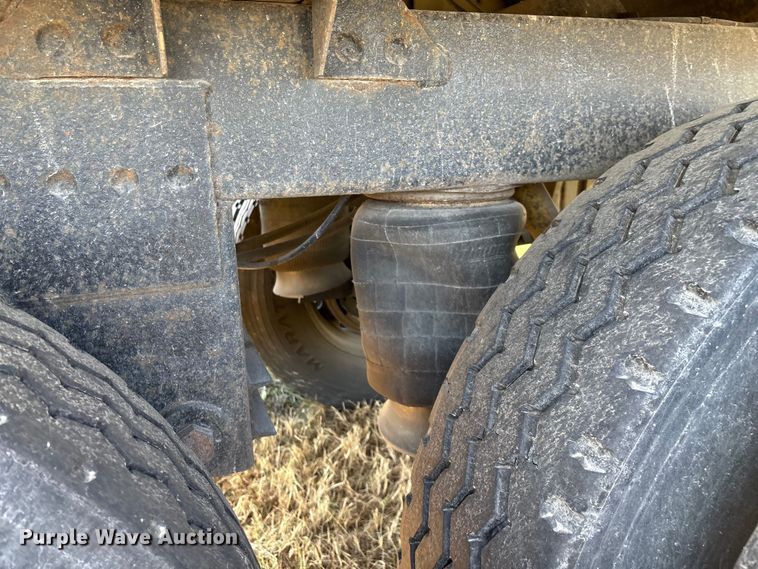 image for item EN5582 1997 Timpte Super Hopper grain trailer