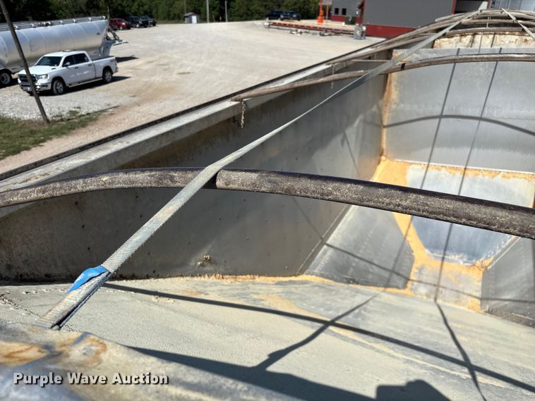 image for item EN5582 1997 Timpte Super Hopper grain trailer