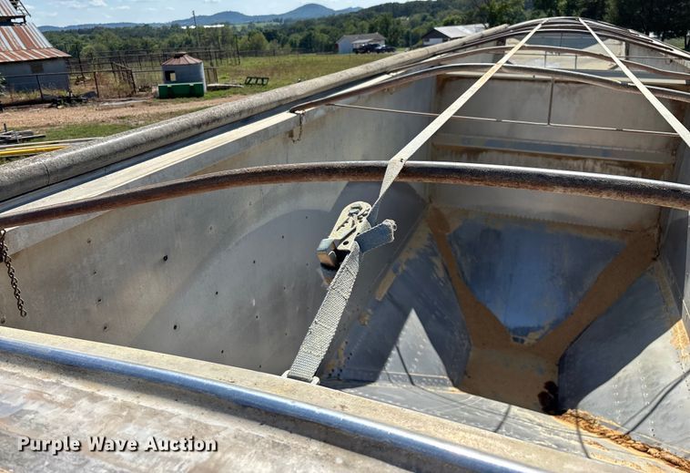 image for item EN5582 1997 Timpte Super Hopper grain trailer