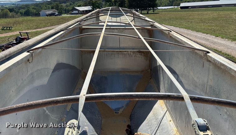 image for item EN5582 1997 Timpte Super Hopper grain trailer