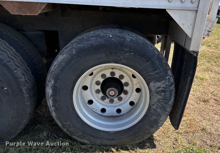 image for item EN5582 1997 Timpte Super Hopper grain trailer